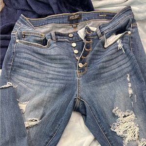 Judy blue distressed button fly skinnies